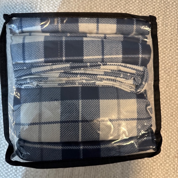 NWT Home Target 100% Cotton Plaid Heavyweight Flannel Twin Sheet Set in Blue - Picture 6 of 6